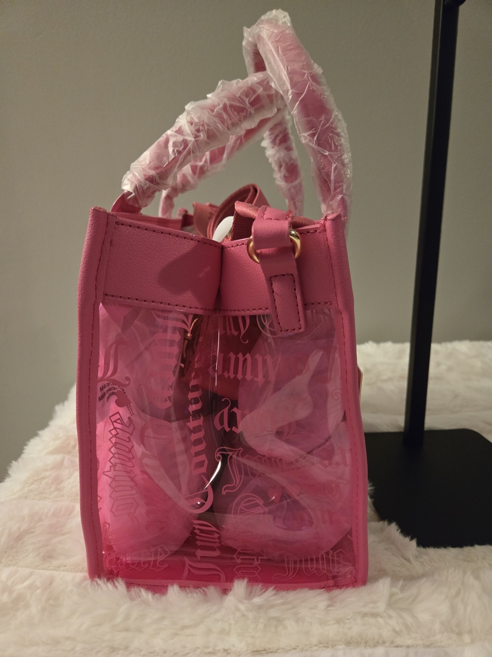 Juicy Couture Heart Pink Beachin' Tote - Picture 5 of 7